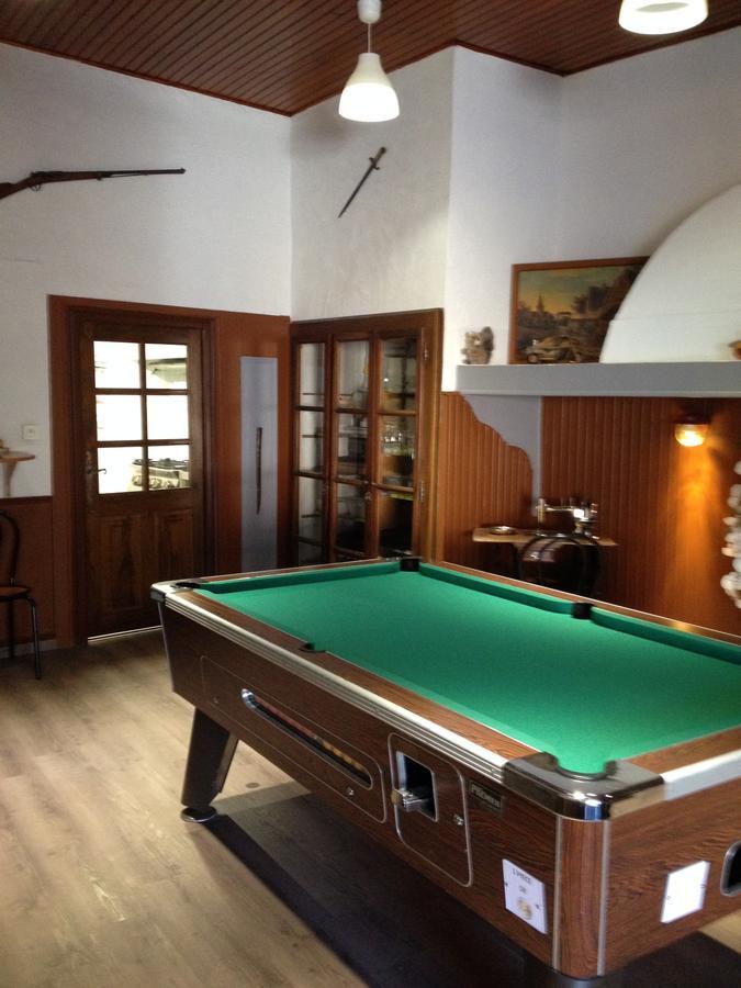 Bar Hotel De La Place Mezel 外观 照片