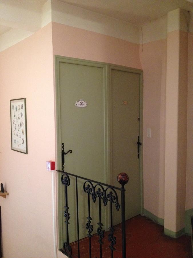 Bar Hotel De La Place Mezel 外观 照片
