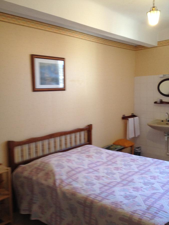 Bar Hotel De La Place Mezel 外观 照片